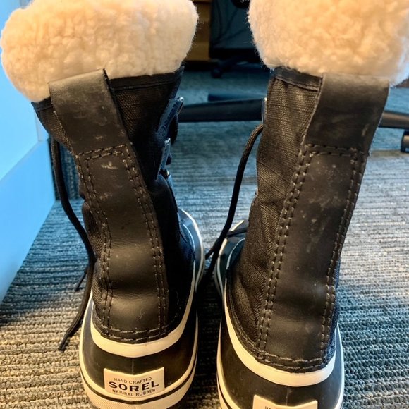 SOREL BLACK BOOTS EXCELLENT CONDITION - Picture 3 of 6